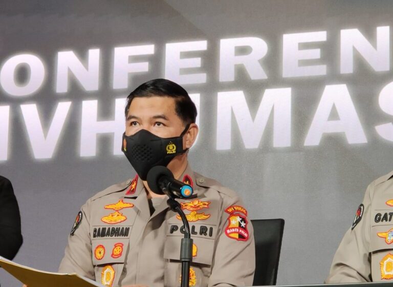  Tiga Terduga Teroris Dibekuk dengan Ratusan Amunisi dan Senpi