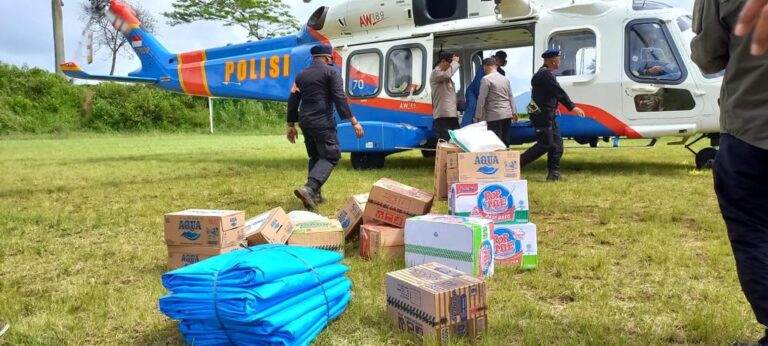  Jalur Darat Terputus, Bantuan Gempa Cianjur Disalurkan Pakai Helikopter