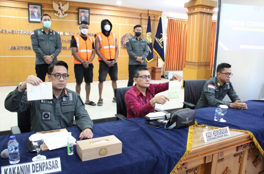 Dua Orang Turis Asing Diusir dari Bali