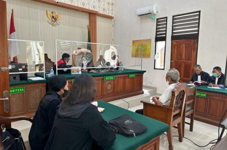 BOBOL BRI-Jaksa membacakan tuntutan kasus korupsi KUR BRI di Pengadilan Tipikor Denpasar. 