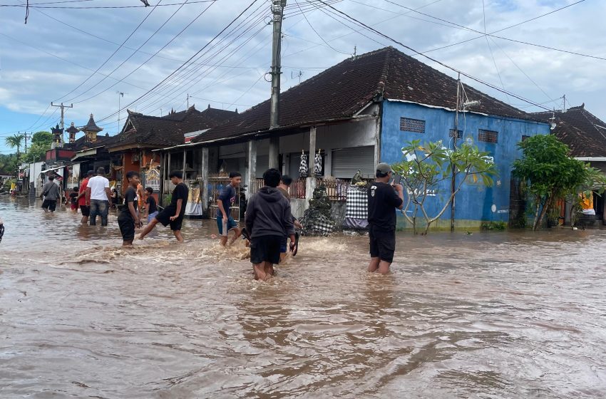  Banjir Terjang Jembrana Bali, Puluhan Rumah di Mendoyo Terendam Air Setinggi Lutut